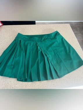 Lole Emerald Green Pleated Mini Skirt. Worn once !